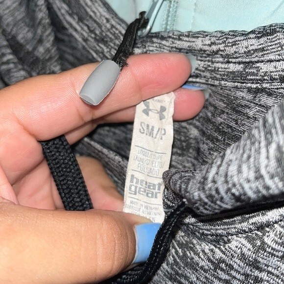 Under Armour woman’s Small Heather Gray Heat Gear Long Hooded Tank Dress Tunic - Picture 14 of 14